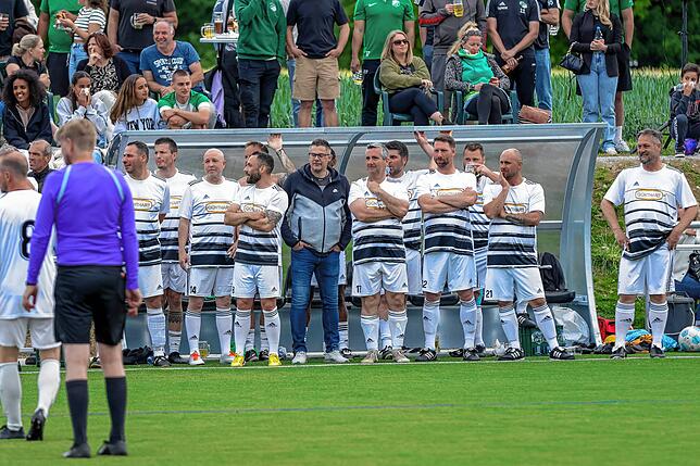 Bild 4: Legenden-Spiel beim SV Rheintal endet 5:5 – wir haben Fotos!
