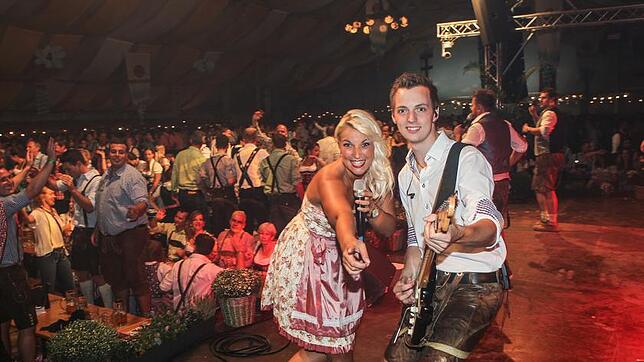 Die Band Freibier auf dem Konstanzer Oktoberfest 2016.