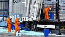 Bild : Großeinsatz in Dogern: Im Industriegebiet tritt Chemikalie aus