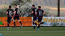 Bild : FC Rot-Weiß Weilheim besiegt den FC Wallbach im &bdquo;Duell am Strich&ldquo; mit 3:1 &ndash; wir haben die Bilder!