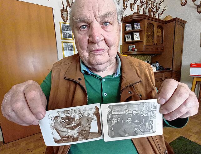 Werner Knöpfle (83) aus Blumberg mit zwei alten Soldatenfotos aus dem Ersten Weltkrieg. Seine Hoffnung: Endlich ein Bild von Jakob ...