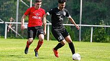 Der Marbacher Cihan Turan (rechts) peilt im Derby mit seiner Mannschaft den dritten Heimsieg in Folge an.