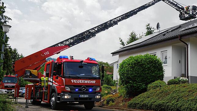 Die Feuerwehren in Südbaden hatten am Mittwochmorgen alle Hände voll zu tun. Eine Gewitterzelle sorgte vielerorts für Einsätze, wie hier ...