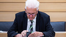 Die knurrigen Äußerungen von Winfried Kretschmann haben TikTok-Potenzial. Mit einem eigenen Profil ist der Ministerpräsident dort ...