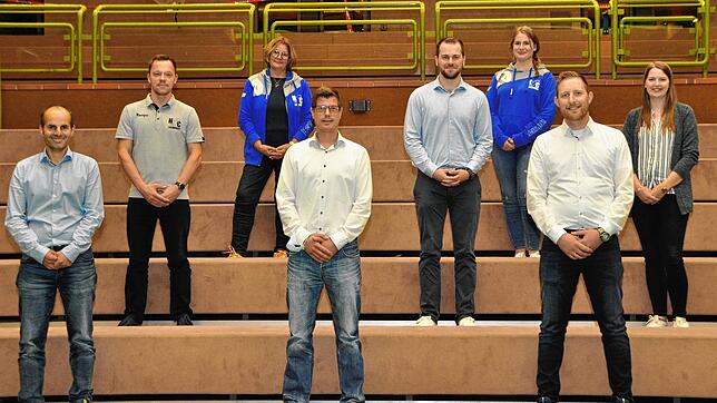 Das neu- und wiedergewählte Vorstandsteam des Handballclubs (von links): Sebastian Kaiser, Vorsitzender Bereich Marketing (neu), ...