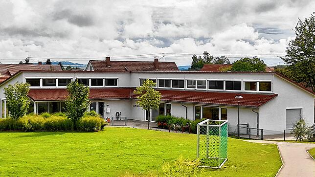 Zwei kommunale Kindergärten betreibt die Gemeinde, das Kinderland in Herdwangen (Bild) und das Märchenland in Aftholderberg.