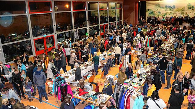 Die Unadinger Landfrauen sind erstmals Ausrichter des bekannten Nacht- und Kinderflohmarkts, den sie durch ihre Initiative gerettet ...