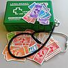 Es geht um mehr als Spielgeld und Verbandskästen wie auf diesem Symbolbild: Bürgschaftsforderungen für Medizinische Versorgungszentren ...