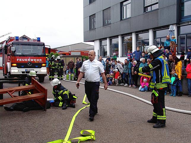 Bild 13: Feuer, Verletzte und Vermisste: Die besten Bilder von der Hauptübung der Salemer Feuerwehr