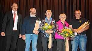 Ehre, wem Ehre gebührt: Bürgermeister Marcel Schneider zeichnete am Tag des Ehrenamtes Franz Josef Stoll, Ursula Baumgartner, Rosemarie ...