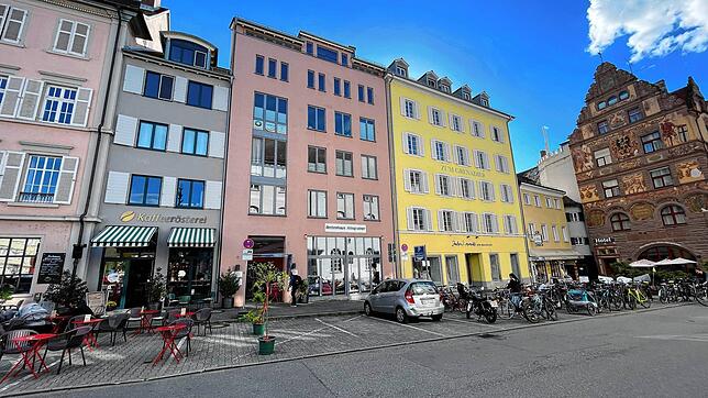 Wann und ob der Stephansplatz autofrei wird, steht noch nicht fest. Die Freien Wähler schlugen jetzt vor, derweil E-Ladestationen für ...