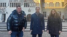 Andreas Dold, Jürgen Jankowiak und Nicole Stegmann (von links) organisieren zusammen mit Oliver Bleser den Überlinger Weihnachtsmarkt.