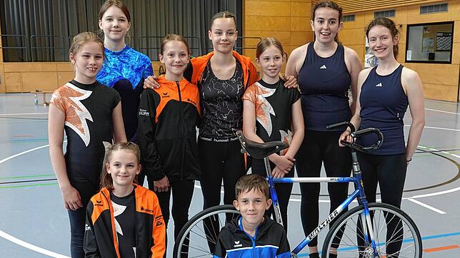Qualifikation geschafft: Beim 2. Durchgang im Bezirkspokal, den der RV Lottstetten ausrichtete, holten (hinten, von links) Charlie ...