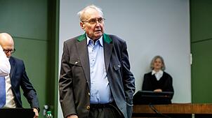 Der ehemalige CSU-Bundestagsabgeordnete Eduard Lintner aus Unterfranken hat ein Geständnis abgelegt. (Archiv)