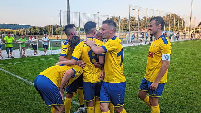 Dritter Sieg im dritten Spiel: Die SpVgg. F.A.L. besiegt den Hegauer FV mit 4:0.