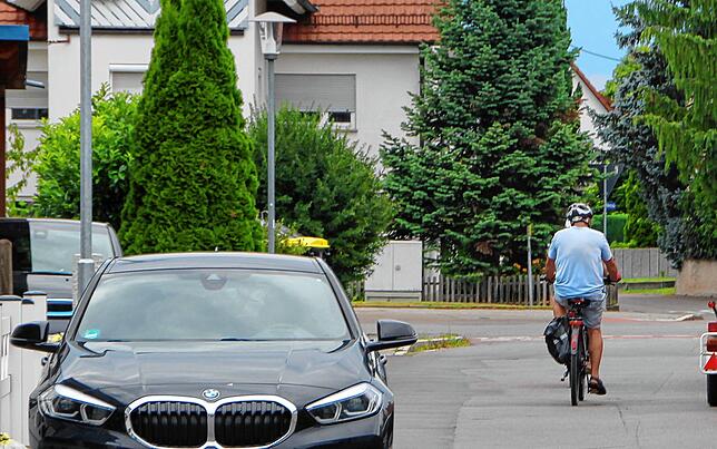 Ein Fahrradfahrer verlässt die Eugenienstraße in westliche Richtung. Die Wohnstraße soll auf Antrag der Stadtverwaltung Markdorf eine ...