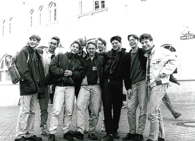 Die Jugendgemeinderäte treffen sich mit Zuhörern (von links): Moritz von Bodman, Maik Wiedenbach, Frank Riedmüller, Sebastian Würde ...