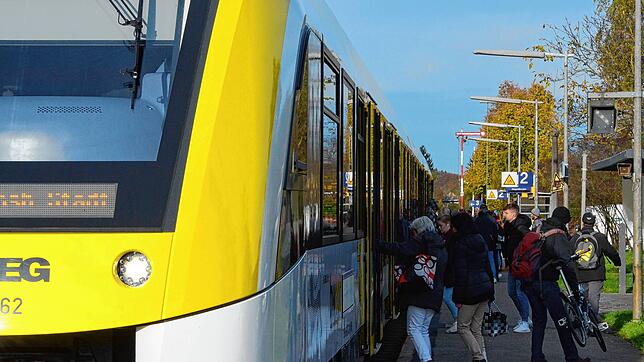 Inzwischen ist auch die Bodenseegürtelbahn mit modernen Triebwagen ausgerüstet. Eine noch bessere Taktung und mögliche Optimierungen wie ...