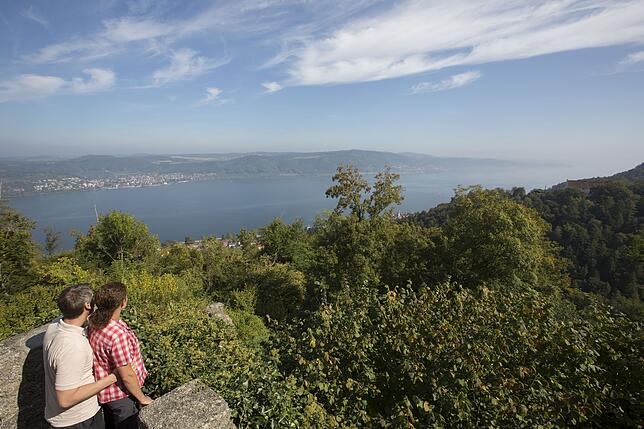 Von der Burgruine in Bodman hat man einen schönen Blick über den Bodensee.