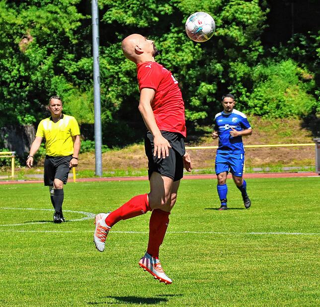Bild 11: FC 08 Bad Säckingen zieht mit 11:0 gegen SV Albbruck in die Relegation ein &ndash; und wir haben Bilder!