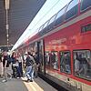 Die Schwarzwaldbahn im Singener Bahnhof.