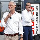Baubürgermeister Karl Langensteiner-Schönborn (links) und Oberbürgermeister Uli Burchardt sagen unisono, dass der Bahnhofplatz nach der ...