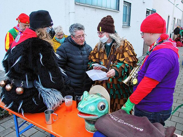 Bild 22: Buntes Treiben beim Mini-Kinderball der Froschenzunft