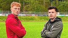 Max Wimmer (links) trifft mit dem Tabellenführer FC RW Salem am Samstag auf den TSV Aach-Linz um Yannick Slawig. Bild: Felix Knoll