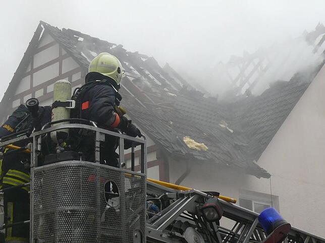 Wohnungsbrand in der Altstadt: In der Pfullendorfer Oberstadt musste die Feuerwehr im November 2012 ein Feuer in dem Gebäude löschen, in ...