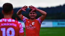 Zweites Saisontor: Linus Dörflinger (hinten auf dem Archivbild) sorgte für die 1:0-Pausenführung des FC Schlüchttal beim 4:1-Erfolg ...