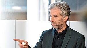 Boris Palmer, Oberbürgermeister von Tübingen, wettert in den sozialen Medien gegen Fahrer von E-Scootern. Mit seiner Wortwahl in seinem ...