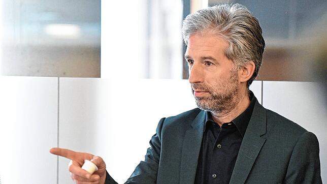 Boris Palmer, Oberbürgermeister von Tübingen, wettert in den sozialen Medien gegen Fahrer von E-Scootern. Mit seiner Wortwahl in seinem ...