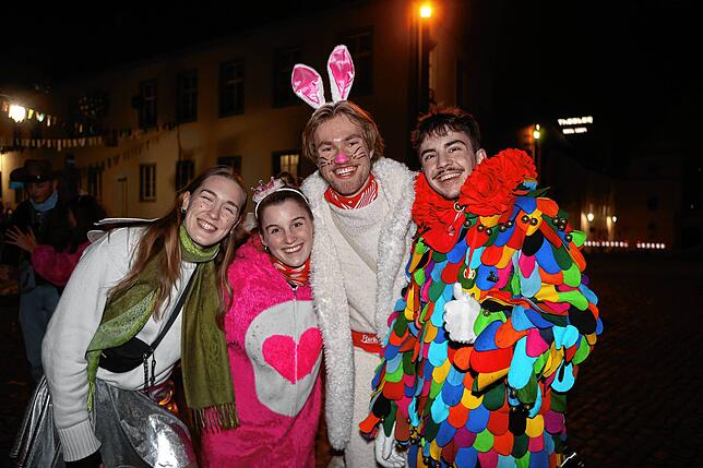 Bild 24: Konstanzer Straßenfasnacht 2025: Weiter geht‘s – auch am Fasnachtssamstag sind die Narren los