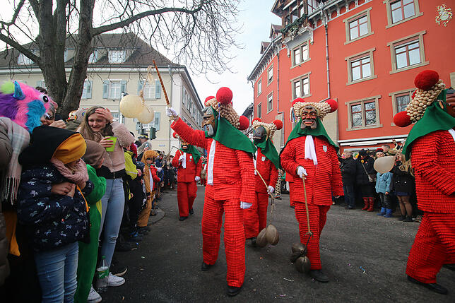 Die Schweinsblasen, mit denen die Elzacher Schuttig durch die Straßen zogen, waren ganz offensichtlich nicht jedermanns Sache.