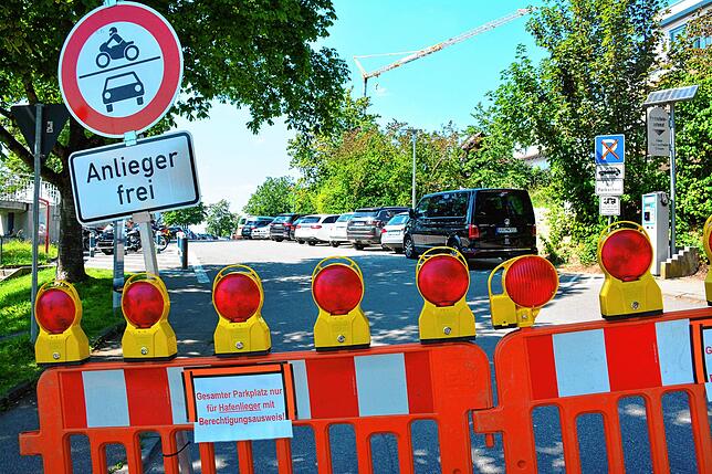 Betretungsverbot aufgehoben, stattdessen mit Restriktionen beim Parken reagiert. In Sipplingen klappte das eher schlecht als recht, wie ...