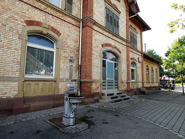 Der Markdorfer Bahnhof wird endlich umgebaut. Im September sollen die Bauarbeiten beginnen, eine Fertigstellung ist laut der ...