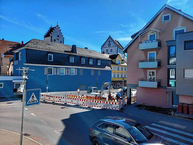 In diesem Bereich des Stadtgrabens unterhalb der Stadthalle wird ein Kreisverkehr gebaut werden. Mit mehreren Zebrastreifen versehen, ...