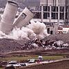 Als die großen Türme fielen: Unser Archivbild zeigt die Sprengung zweier Silos des Zementwerks Geisingen am 14. Februar 2007.