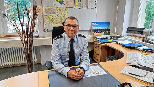Seit über 20 Jahren ist Thomas Knörr für die Polizei beim Southside Festival dabei. Im Gespräch mit dem SÜDKURIER erinnert sich der ...