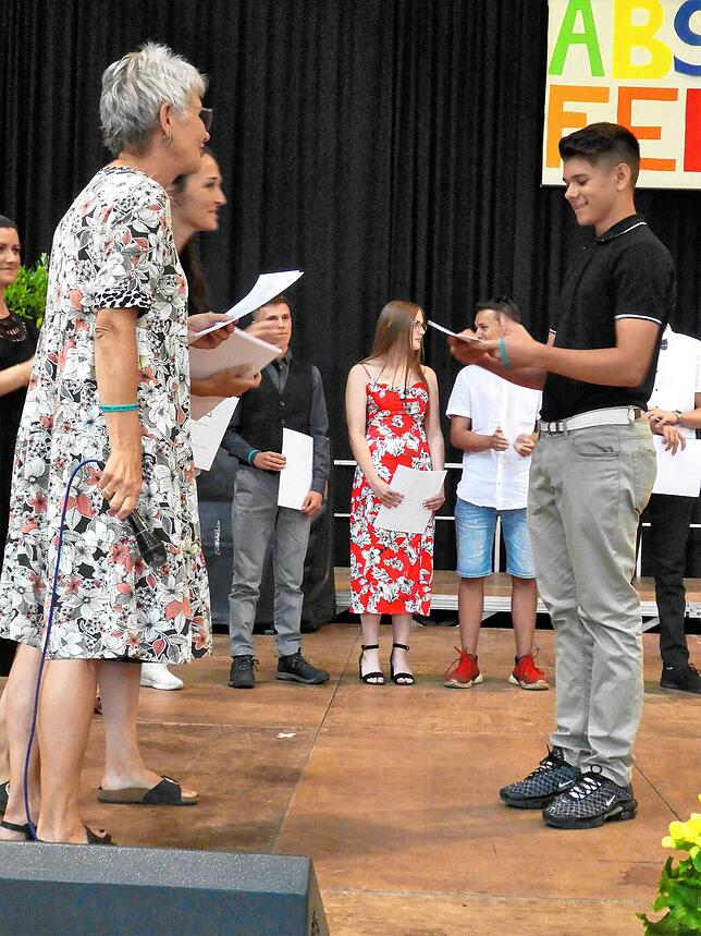 Bild 10: Bilder von der Zeugnisübergabe am Schulverbund Nellenburg Stockach &ndash; Teil 1