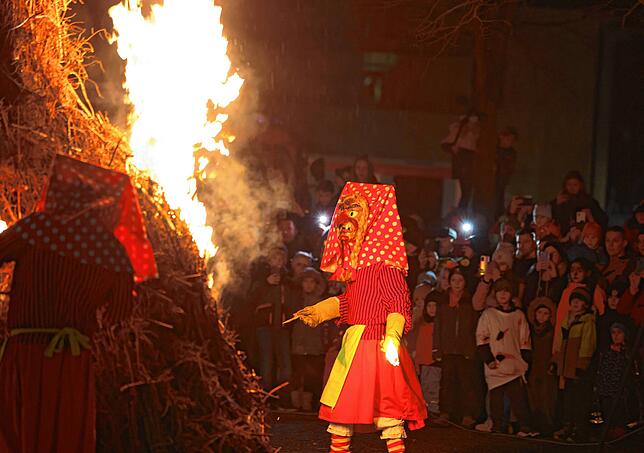 Bild 9: Heiße Nacht der Hexen