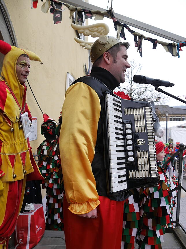 Bild 25: Bilder vom Schmotzigen in Hilzingen: Fasnacht 2025 mit buntem Treiben!