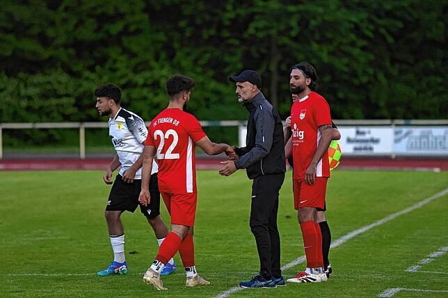 Bild 6: FC Tiengen 08 und FSV Rheinfelden trennen sich 1:1 – wir haben Fotos!