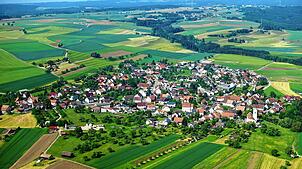 Der Blick aus der Vogelperspektive auf das Dorf Ewattingen, den Verwaltungssitz der Gemeinde Wutach, aufgenommen 2023. Archivfoto: Heidi ...