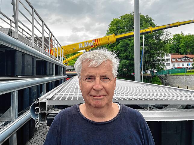 Lutz Ackermann wurde von der Stadt Überlingen mit der Herstellung und Installation der Steganlage für den Mantelhafen beauftragt.