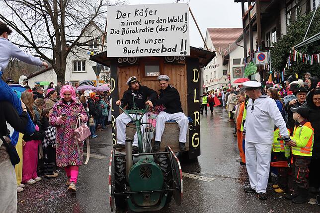 Bild 23: Großer Festumzug in Möggingen: Tausende besuchen das Seenarrentreffen trotz Regen!