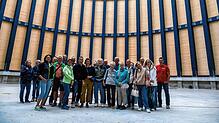 Beeindruckt: Die Besucher von „Der SÜDKURIER öffnet Türen“ im künftigen Ausstellungsraum des Asisi-Panoramas in Konstanz. Er hat 34 ...