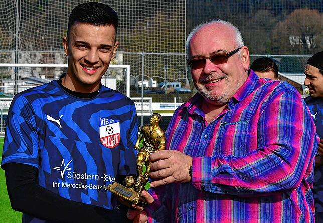 Sieger 2019: Ein Fallrückzieher gelang David Duvnjak vom VfB Waldshut im Derby gegen den FC Tiengen 08. Diesen sehenswerten Treffer ...