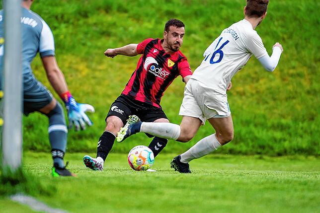 Bild 33: FSV Rheinfelden gewinnt beim FC Erzingen mit 6:1 &ndash; und wir haben Bilder!