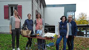 Sie sind bereit für den ersten Warentauschtag in Oberteuringen (von links): Inklusionsbeauftragte Annika Taube, Theresa Clemens, Saskia ...